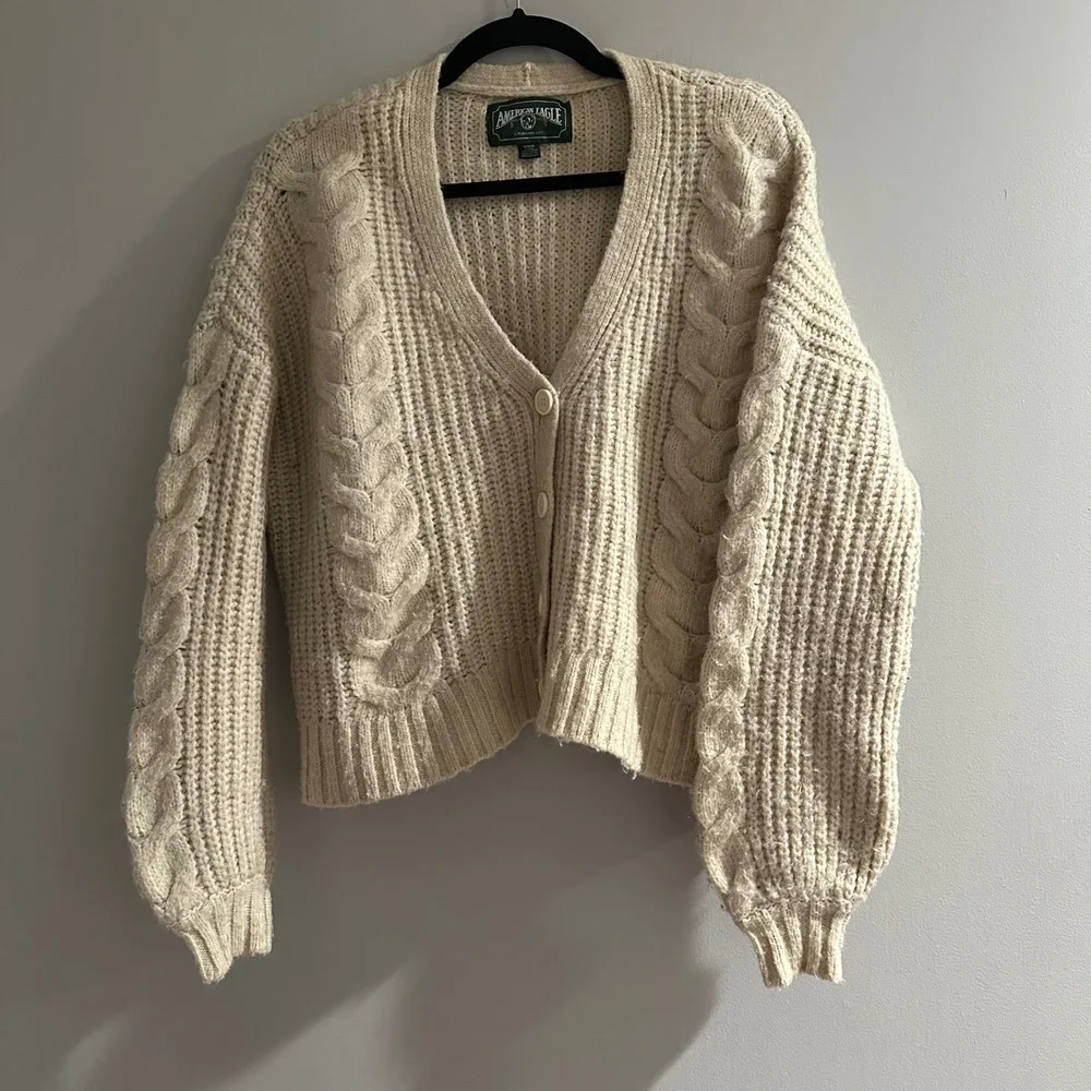 American Eagle Cream Cable Knit‎ Cropped Cardigan Sweater Womens Medium